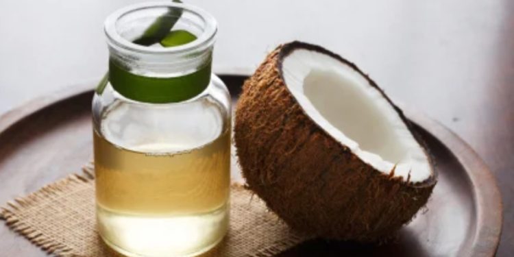 ഓണത്തിനു സബ്‌സിഡി നിരക്കില്‍ രണ്ടു ലീറ്റര്‍ വെളിച്ചെണ്ണ; വില ഇനിയും കുറയുമെന്ന് മന്ത്രി