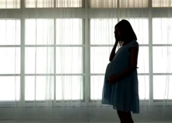 പീഡനത്തിനിരയായ 17കാരി പ്രസവിച്ചു, കുഞ്ഞിനെ അനാഥ മന്ദിരത്തിലാക്കാൻ നീക്കം; ബന്ധുവായ യുവാവ് അറസ്റ്റിൽ