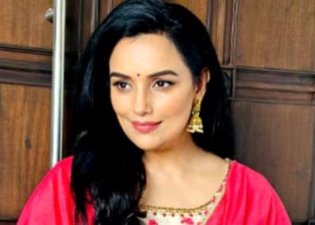 ‘അശ്ലീല ചിത്രങ്ങളിൽ അഭിനയിച്ച് പണം സമ്പാദിച്ചു, ദൃശ്യങ്ങൾ സമൂഹമാധ്യമങ്ങളിൽ പ്രചരിപ്പിക്കുന്നു’: നടി ശ്വേ‌ത മ‌നോനെതിരെ കേസ്