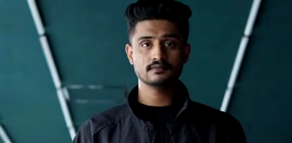 വാഹനം മാറ്റുന്നതിനെ ചൊല്ലി തർക്കം; നടുറോഡിൽ ഏറ്റുമുട്ടി സുരേഷ് ഗോപിയുടെ മകൻ മാധവും കോൺഗ്രസ് നേതാവും