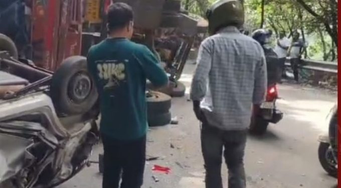 ബ്രേക്ക് നഷ്ടപ്പെട്ട് ലോറി മറഞ്ഞു നിരവധി  വാഹനങ്ങൾ കൂട്ടിയിടിച്ച് അപകടം