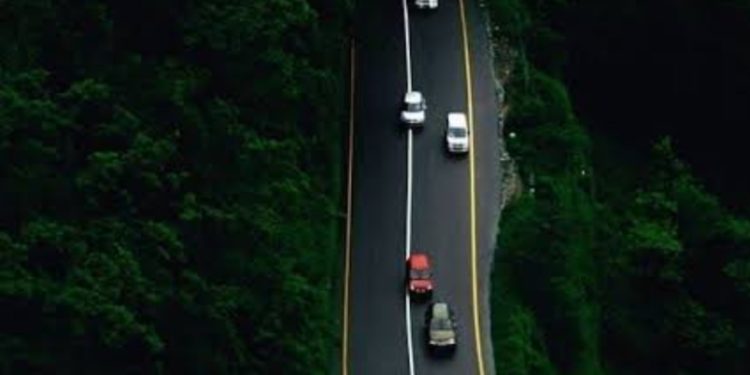 ചുരത്തിലെ ഗതാഗതം ഭാഗികമായി പുനസ്ഥാപിച്ചു