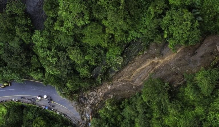 താമരശ്ശേരി ചുരത്തില്‍ വ്യാഴാഴ്ചയും ഗതാഗതനിരോധനം തുടരും; മണ്ണിടിച്ചിലിന് സാധ്യതയുണ്ടെന്ന് വിദഗ്ധ സംഘം