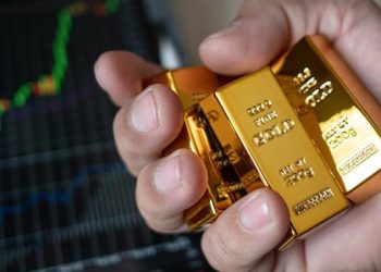 ചിങ്ങമാസത്തിൽ സ്വർണ വില കുറയുമെന്ന് പ്രതീക്ഷയിൽ ആഭരണ പ്രേമികൾ, മൂന്ന് ദിവസത്തിനു ശേഷം വില ഇന്ന് താഴ്ന്നു