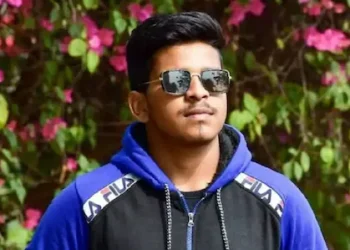 ജിമ്മിൽ‍ പരിശീലിക്കുന്നതിനിടെ ഹൃദയാഘാതം, ക്രിക്കറ്റ് താരം കുഴഞ്ഞുവീണു മരിച്ചു