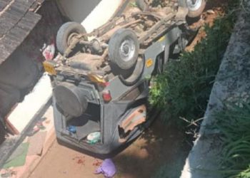 ജീപ്പ് വീട്ടു മുറ്റത്തേക്ക് മറിഞ്ഞ് അപകടം;11 പേർക്ക് പരിക്ക്