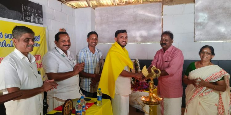 ശ്രീനാരായണ ഗുരുവിശ്വാസികൾ ജുനൈദ് കൈപ്പാണിയെ ആദരിച്ചു