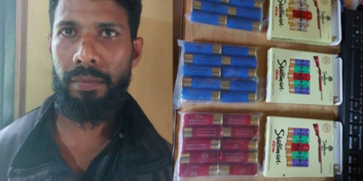 വെടിയുണ്ടകളുമായി യുവാവ് പിടിയിൽ