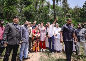 ചൂരൽമല – മുണ്ടക്കൈ ദുരന്ത പ്രദേശങ്ങൾ സന്ദർശിച്ച് പ്രിയങ്ക ഗാന്ധി എം. പി