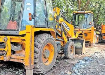 അവധി ദിനങ്ങളില്‍ അനധികൃത മണ്ണെടുപ്പ്;നടപടി ശക്തമാക്കി റവന്യൂ വകുപ്പ്