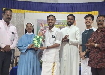 ക സർഗോൽസവവും  ഗുരുവന്ദനവും നടത്തി