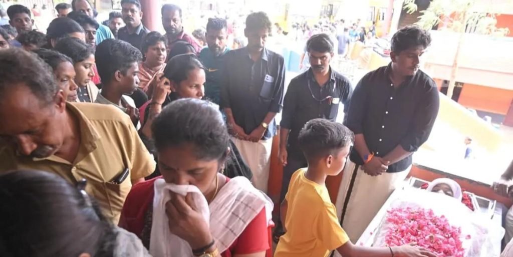 പൂമ്പാറ്റേ’ എന്ന വിളി കേൾക്കാൻ ഇനി അവളില്ല;കണ്ണീരോടെ യാത്രയാക്കി ജന്മനാട്