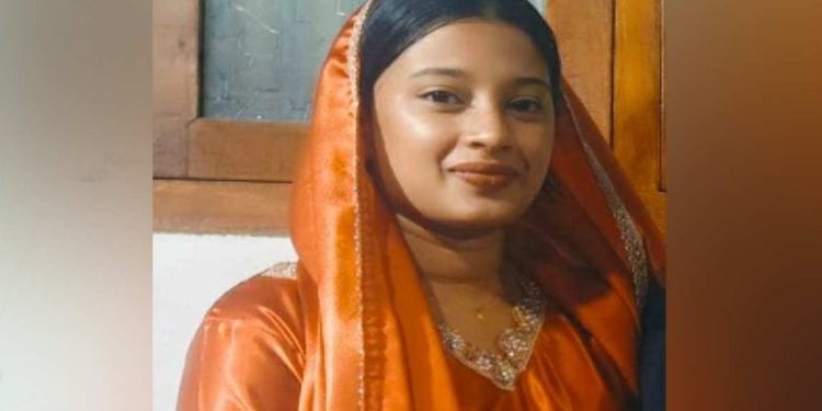 3 ദിവസം മുൻപ് നാട്ടിലെത്തി; വിദ്യാർഥി ആൺ സുഹൃത്തിന്റെ വീട്ടിൽ തൂങ്ങി മരിച്ച നിലയിൽ, യുവാവ് കസ്റ്റഡിയിൽ