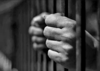 ഓണാഘോഷത്തിനിടെ സംഘർഷം: ആൾക്കൂട്ടത്തിലേക്ക് ബൈക്ക് ഓടിച്ചു കയറ്റി; പെൺകുട്ടിയടക്കം 3 പേർക്ക് വെട്ടേറ്റു