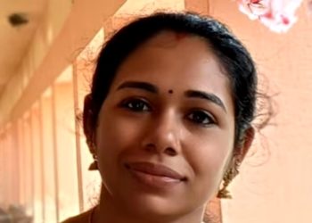 കാറും മിനി ലോറിയും കൂട്ടിയിടിച്ച് വയനാട് സ്വദേശിയായ അധ്യാപിക മരിച്ചു