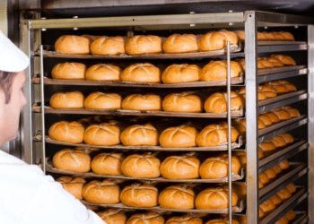 ബേക്കറി നിര്‍മാണത്തില്‍ സൗജന്യ പരിശീലനം നൽകുന്നു