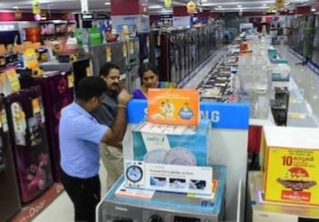 ജിഎസ്ടി: വിപണിയിൽ വിലക്കുറവിന്റെ ആഘോഷം; എസിക്കും റഫ്രിജറേറ്ററിനും വൻ ഓഫർ, ടിവിയിൽ താരം 43 ഇഞ്ച്