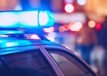 പഴം പഴുത്തില്ലെന്ന് പറഞ്ഞ് കടയുടമയെ വെട്ടി, ആറ് വാഹനങ്ങൾ തകര്‍ത്തു