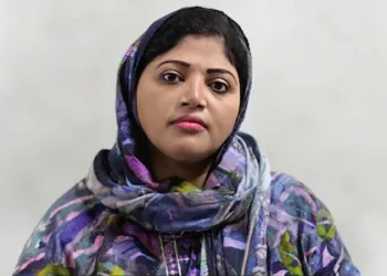 സ്വർണം വാങ്ങാനെന്ന വ്യാജേന എത്തി മാല മോഷ്ടിച്ച് മുങ്ങി; യുവതിയെ കുടുക്കി സിസിടിവി ദൃശ്യം