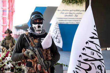 അഫ്ഗാനിൽ ഇന്റർനെറ്റ് നിരോധിച്ച് താലിബാൻ, പൂർണ ‘ബ്ലാക്ക്ഔട്ട്’; വിമാന സർവീസുകളും നിലച്ചു