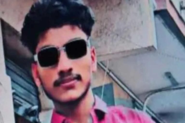 മരിച്ച മുത്തച്ഛനേക്കുറിച്ചുള്ള സ്റ്റോറിക്ക് ചിരിക്കുന്ന ഇമോജി, തര്‍ക്കം; സുഹൃത്തിന്റെ കുത്തേറ്റ് യുവാവ് മരിച്ചു