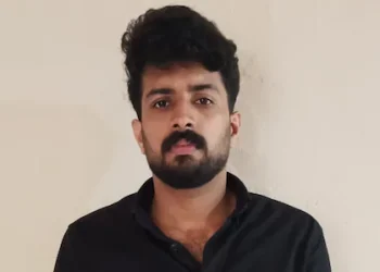 മഞ്ചാടിക്കുരു വലുപ്പമുള്ള ക്യാമറ; ഒളിപ്പിച്ചത് ഷർട്ടിൽ, പിഎസ്‌സി ഉദ്യോഗസ്ഥർ ഞെട്ടി, ‘ഹൈടെക്’ കോപ്പിയടി പൊളിഞ്ഞതിങ്ങനെ