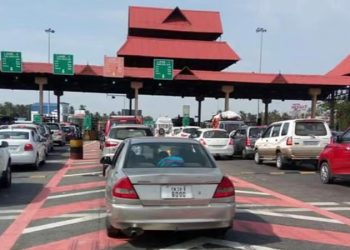 ‘പ്രശ്നം പരിഹരിച്ചെന്ന് കലക്ടർ പറയട്ടേ, എന്നിട്ടാകാം പിരിവ്’; പാലിയേക്കര ടോളിന് വീണ്ടും അനുമതി നിഷേധിച്ച് ഹൈക്കോടതി