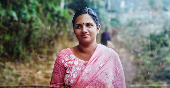 ഭർത്താവ് ഭാര്യയെ വെട്ടിക്കൊന്നു; ക്രൂരകൃത്യം മക്കളുടെ മുന്നിൽ വച്ച്, കൊലപാതക വിവരം ഫെയ്സ്ബുക്ക് ലൈവിൽ