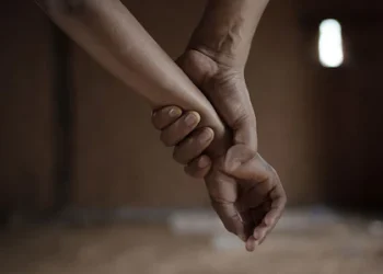 ആളൊഴിഞ്ഞ പൊന്തക്കാട്ടിൽ വച്ച് രണ്ടു വയസ്സുകാരിയെ പീഡിപ്പിച്ചു, നിർണായകമായി മുടി; പ്രതി കുറ്റക്കാരനെന്ന് കോടതി