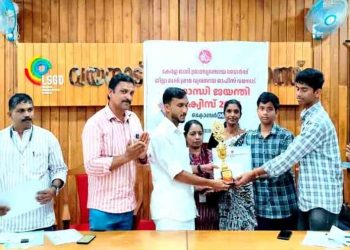 ഗാന്ധി ക്വിസ്; ജിഎച്ച്എസ്എസ് പെരിക്കല്ലൂർ ഒന്നാം സ്ഥാനം നേടി