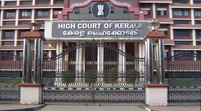 മുണ്ടക്കൈ ദുരന്തം: വായ്പ എഴുതിത്തള്ളുന്നതിൽ കേന്ദ്ര നിലപാട് നിർണായകം; ഹൈക്കോടതി കേസ് ഇന്ന് പരിഗണിക്കും