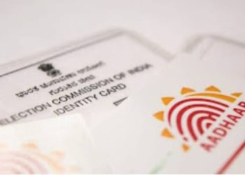 വോട്ടർ ഐഡിക്ക് പകരം പോളിങ് ബൂത്തിൽ ഹാജരാക്കാൻ കഴിയുന്ന 12 രേഖകൾ ഏതൊക്കെയെന്ന് അറിയാം