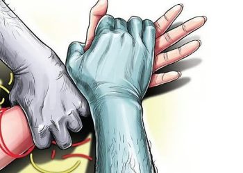 യുവതി കൂട്ട ബലാത്സംഗത്തിന് ഇരയായി; അഞ്ചംഗ സംഘം വീട്ടില്‍ അതിക്രമിച്ച് കയറി