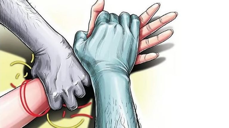 യുവതി കൂട്ട ബലാത്സംഗത്തിന് ഇരയായി; അഞ്ചംഗ സംഘം വീട്ടില്‍ അതിക്രമിച്ച് കയറി