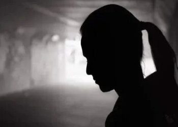 പെണ്‍കുഞ്ഞിനെ പ്രസവിച്ച് 28 ദിവസമായപ്പോള്‍ വലിച്ചു താഴെയിട്ടു, ഭര്‍ത്താവ് അന്ധവിശ്വാസി’; നേരിട്ടത് ക്രൂര പീഡനമെന്ന് യുവതി