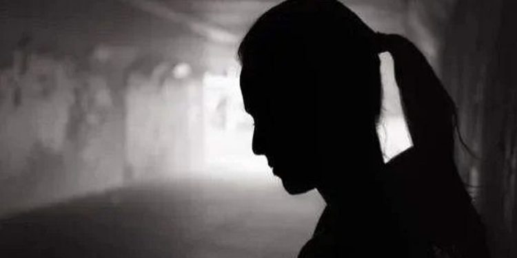 പെണ്കുഞ്ഞിനെ പ്രസവിച്ച് 28 ദിവസമായപ്പോള് വലിച്ചു താഴെയിട്ടു, ഭര്ത്താവ് അന്ധവിശ്വാസി’; നേരിട്ടത് ക്രൂര പീഡനമെന്ന് യുവതി