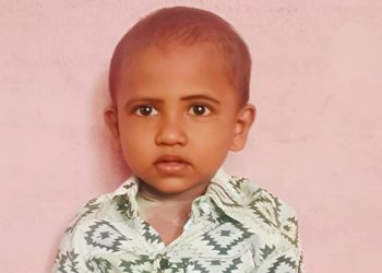 ഭക്ഷണം കഴിക്കുന്നതിനിടെ കുപ്പിയുടെ മൂടി തൊണ്ടയിൽ കുടുങ്ങി; 4 വയസ്സുകാരന് ദാരുണാന്ത്യം