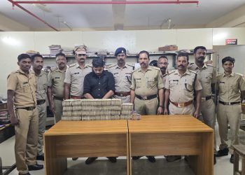 മീനങ്ങാടിയിൽ എക്സൈസിൻ്റെ വൻ കുഴൽപ്പണ വേട്ട:ഒന്നരക്കോടിയോളം രൂപ പിടികൂടി