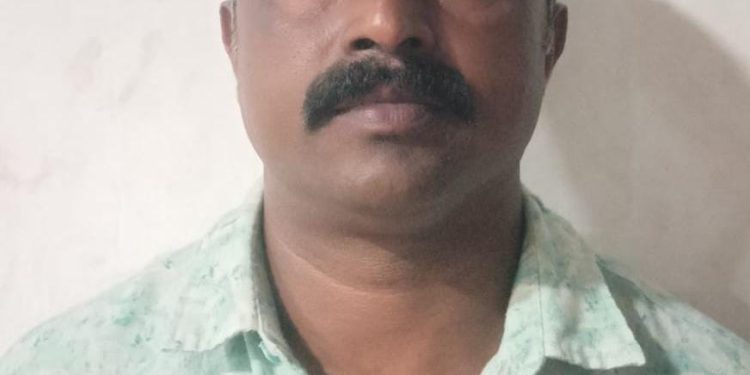 വിൽപ്പനക്കായി സൂക്ഷിച്ച വിദേശ മദ്യവും വില്പന നടത്തി കിട്ടിയ പണവുമായി ഒരാൾ പിടിയിൽ