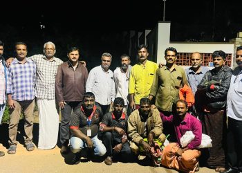 തേനീച്ച ആക്രമണം: മീനങ്ങാടി അമ്പലപ്പടി ജനവാസ മേഖലയിൽ വിദ്യാർത്ഥികൾക്കടക്കം കുത്തേറ്റ തേനിച്ച കൂട് ഒഴിവാക്കി പൾസ് എമർജൻസി ടീം കേരള