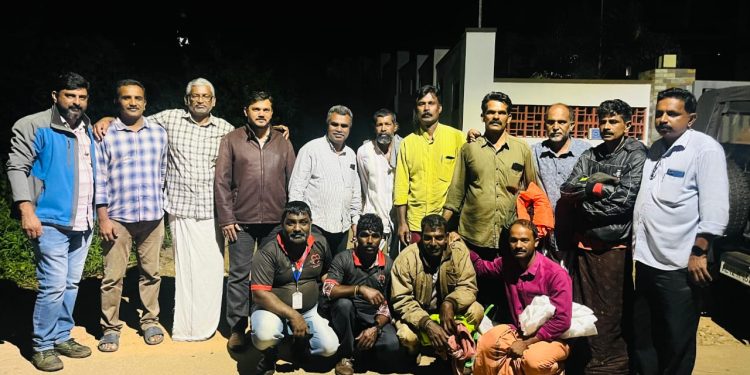 തേനീച്ച ആക്രമണം: മീനങ്ങാടി അമ്പലപ്പടി ജനവാസ മേഖലയിൽ വിദ്യാർത്ഥികൾക്കടക്കം കുത്തേറ്റ തേനിച്ച കൂട് ഒഴിവാക്കി പൾസ് എമർജൻസി ടീം കേരള