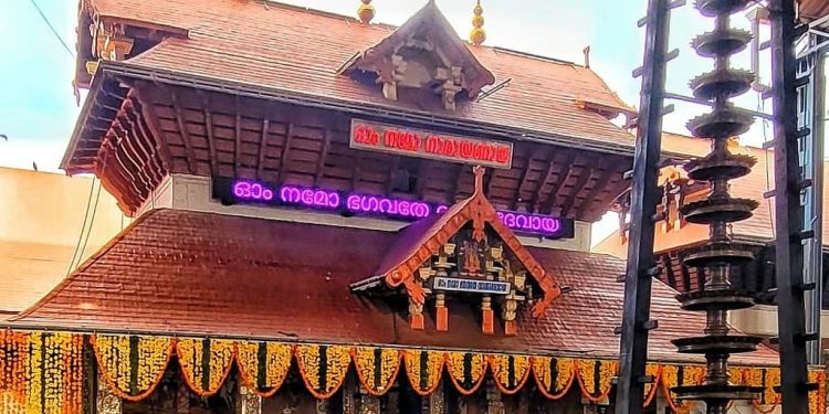 ശ്രീകോവില്‍ ശുചീകരണം: ഗുരുവായൂര്‍ ക്ഷേത്രം നട ഇന്ന് നേരത്തെ അടയ്ക്കും