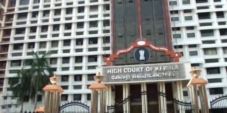 മുനമ്പത്ത് ആശ്വാസം; കൈവശക്കാർക്ക് കരമൊടുക്കാമെന്ന് ഹൈക്കോടതി