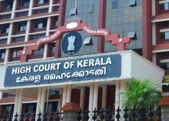 പണമില്ലെന്ന് പറഞ്ഞ് ചികിത്സ നിഷേധിക്കരുത്; നിരക്കുകൾ പ്രദർശിപ്പിക്കണം: ആശുപത്രികൾക്ക് ഹൈക്കോടതിയുടെ കർശന നിർദേശം