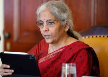 പൊതുമേഖലാ ബാങ്ക് ലയന നീക്കം സ്ഥിരീകരിച്ച് നിർമല സീതാരാമൻ; ഇനി ഈ 3 ബാങ്കുകൾ മാത്രം?