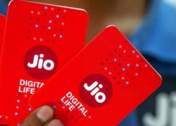 മൊബൈൽ റീചാർജ് ഇനി പൊള്ളും; നിരക്ക് വർധനക്കൊരുങ്ങി കമ്പനികൾ