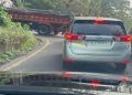 താമരശ്ശേരി ചുരം ഏഴാംവളവിൽ ലോറി കുടുങ്ങി: ഗതാഗത തടസം