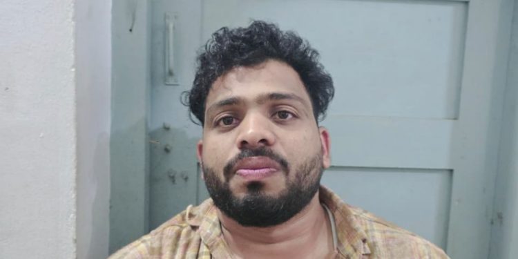 മൂന്ന് കോടിയിലധികം കുഴൽ പണവുമായി 5 പേർ പോലീസിന്റെ പിടിയിൽ