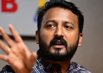 രാഹുലിന് കുരുക്ക്; മുഖ്യമന്ത്രിക്കു മുന്നിൽ പീഡന പരാതിയുമായി യുവതി, ചാറ്റും ശബ്ദരേഖയുമടക്കം കൈമാറി