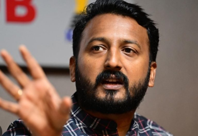 രാഹുലിന് കുരുക്ക്; മുഖ്യമന്ത്രിക്കു മുന്നിൽ പീഡന പരാതിയുമായി യുവതി, ചാറ്റും ശബ്ദരേഖയുമടക്കം കൈമാറി